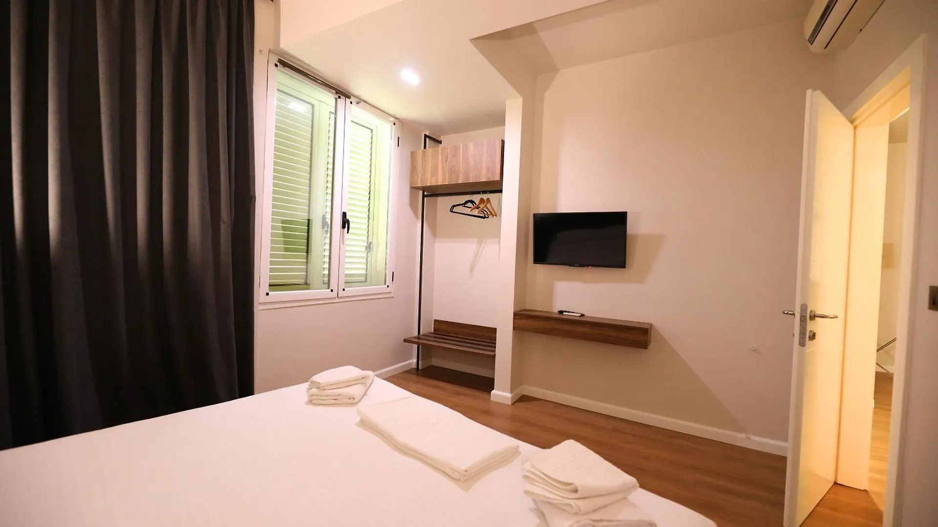 Hotel Libertas Vlore 4*,