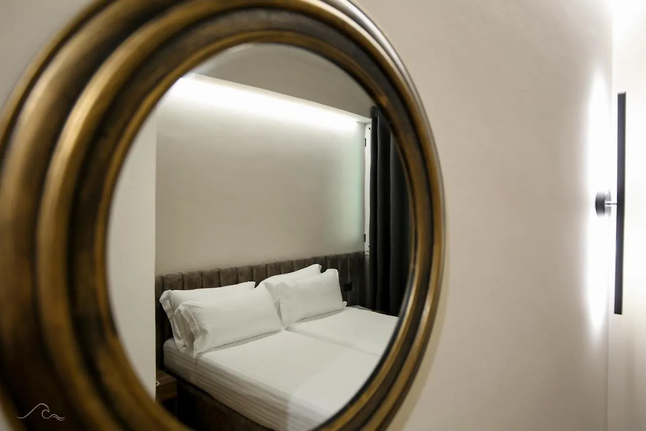 Hotel Libertas Vlorë 4*,