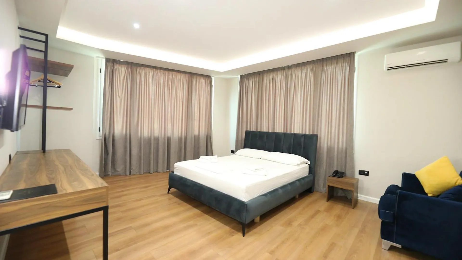 Hotel Libertas Vlorë 4*,  Albanien